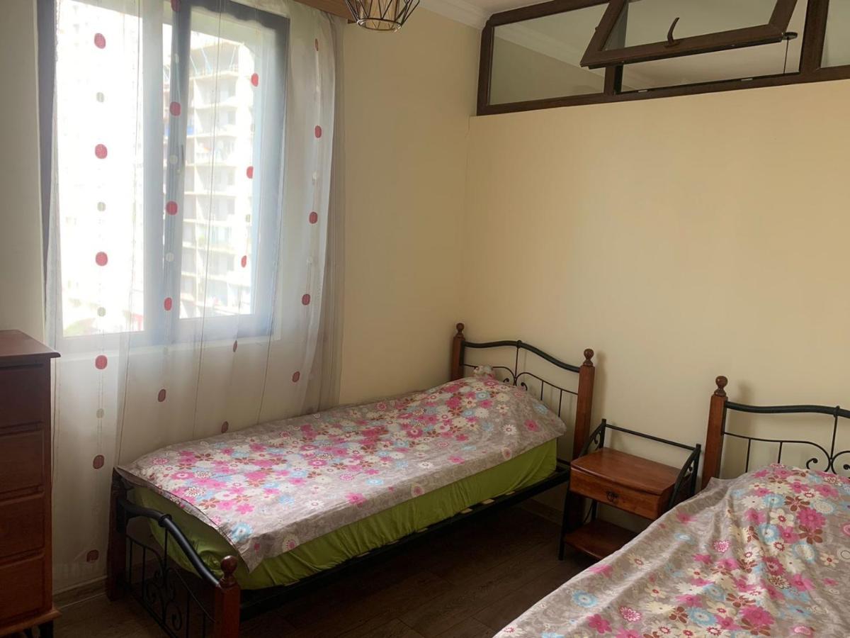 Big, Comfortable Apartment In Batumi Near The Sea Luaran gambar