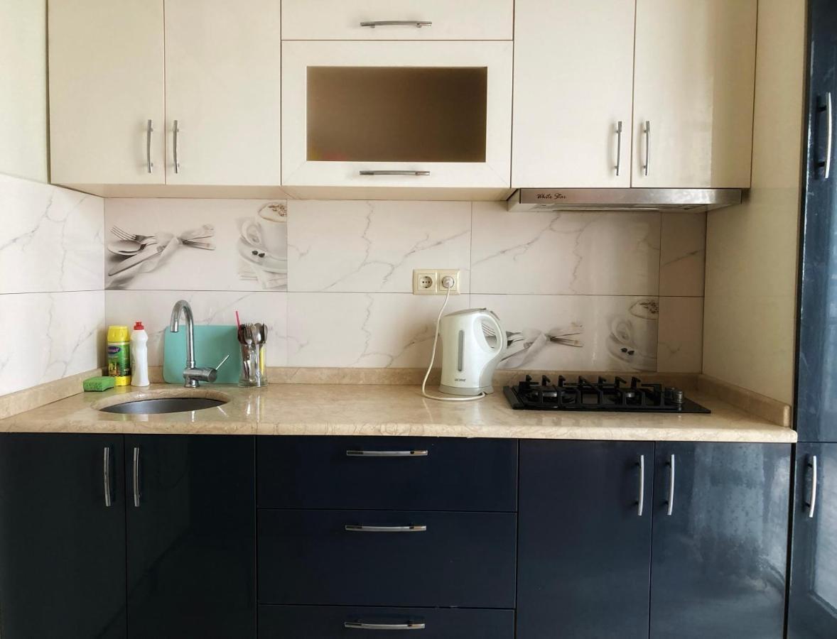 Big, Comfortable Apartment In Batumi Near The Sea Luaran gambar