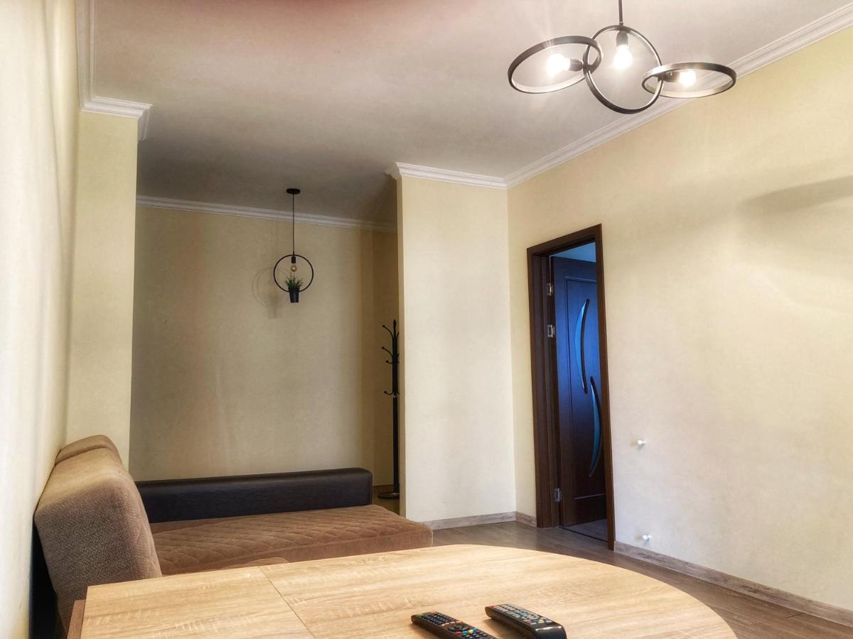 Big, Comfortable Apartment In Batumi Near The Sea Luaran gambar