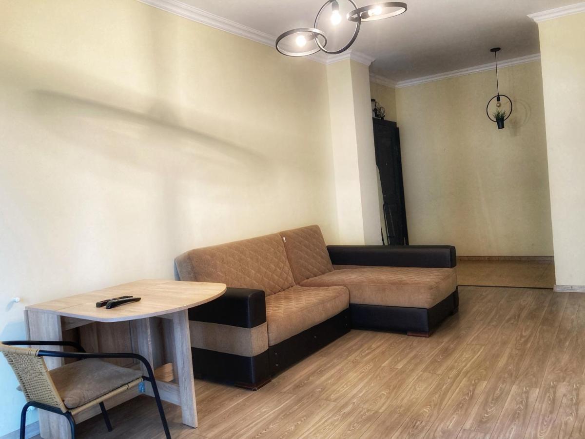 Big, Comfortable Apartment In Batumi Near The Sea Luaran gambar